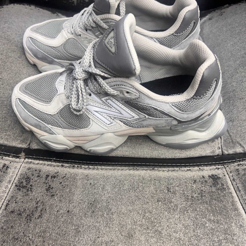 (Women's ) New Balance 9060 Shadow Grey Silver Metallic Sneakers